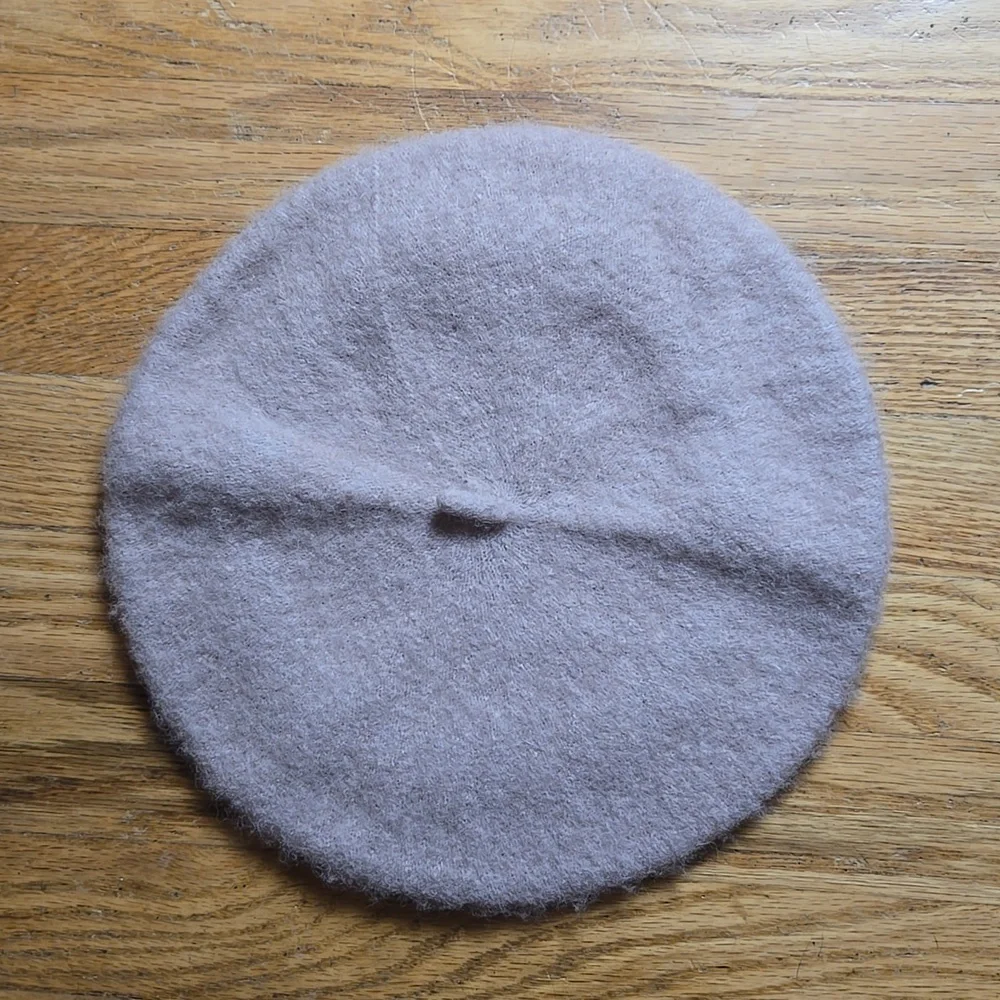 BN Urban Outfitters 100% wool beige tan beret - Picture 2 of 4